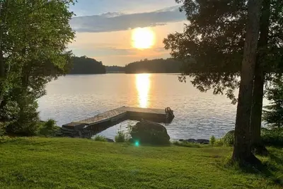 Image de Waterfront Cottage on Shawanaga Lake | Sunset | Starlink | Sand Beach + Dock