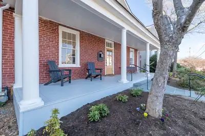 Image de Entire 5 Bed, 5 Bath Boutique Hotel | Downtown Charlottesville