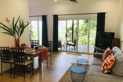 Image de ‘Sky’: Bungalow surrounded by rainforest, ocean views and jacuzzi