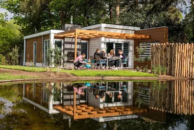 Image de ✓ Lodge Royal at Landgoed de Scheleberg ✓ Vacation house for 4 people ✓ Located in Lunteren (Gelderland) ✓ Vacation park in the Veluwe ✓ Book directly with the park
