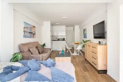 Image de Estudio Luxueux au Centre de Torremolinos avec Tv Intelligente et Intérieurs Élégants