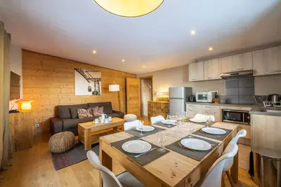 Image de Appartement Charme 2 pièces cabine, skis aux pieds, balcon, Wifi, au cœur de Tignes le Lac