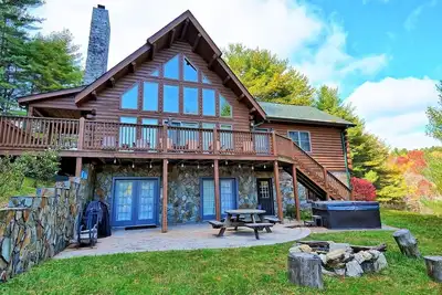Image de Spruced Up-Open for Bookings! Private Log Cabin, Hot Tub, Ac, Wifi