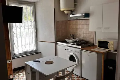 Image de Small Studio on the ground floor - Center of Vicdessos