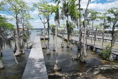 Image de Lakefront with Private Pier at White Lake