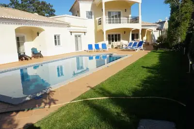 Image de Beautiful spacious  large 3 Bedroom Villa with Pool