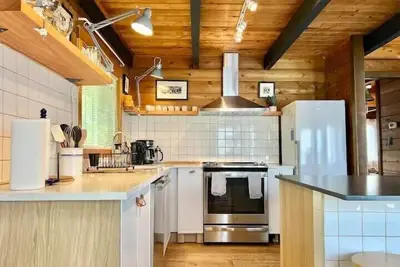 Image de New! South Swell - 5 houses to Ocean - Pool!