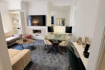 Beautiful Flat in a central London brick building