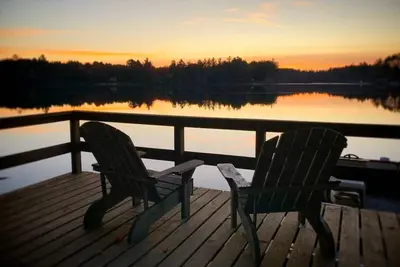 Image de Tall Pines Private, Rustic, Lakeside Cottage