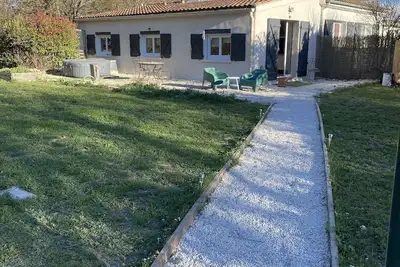 Image de Maison de campagne avec jardin et jacuzzi