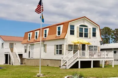 Image de New Listing! Osocozy. Waterfront home on the Indian River Bay. Lovely views!