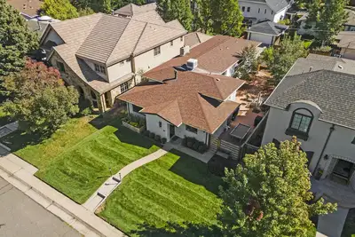 Home in Robinson Park (Hilltop)