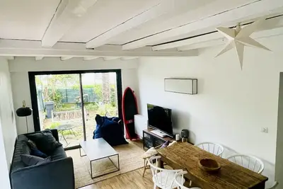 Image de Appartement dans une maison familiale calme Ă 10 min des plages