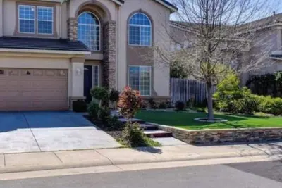 Image de Lake view house 3300 sqf 15 beds
