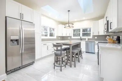 Image de Family friendly Lakefront Home on a Wooded Lot - 30 min. to downtown Knoxville