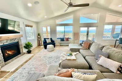 Image de 2 Kitchen, HotTub, Game Room, Beach & Pool Access, Sleeps 22