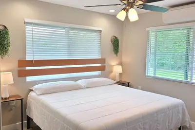 Image de Air Conditioned 2 Bedrooms 1 Bath Apartment, fine decorated, Free Laundry in Hpp
