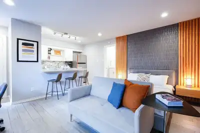 Image de Your Montrose Studios! Sleeps 42/21br/21ba/21pa