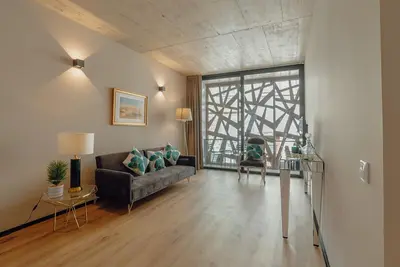 Image de City Center Premium with Garage by Vacationy