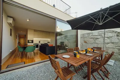 Image de Legacy Oporto Premium Apartment B by Vacationy