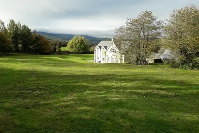 Image de Peaceful, spacious and romantic artist's home