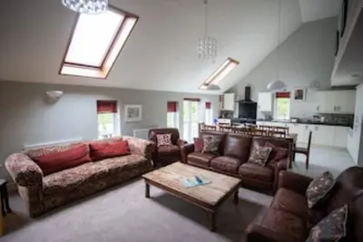 Image de Wellstone Cottages - Honey Coach House