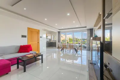 Image de New Spacious Apartment 3 Bdr 2 Bth Bugibba 1
