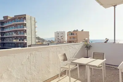 Image de 3rd floor apartment with sea view