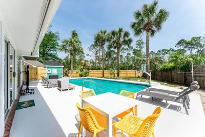 Image de Private heated pool+sauna, 2 blocks to beach, game room, golf cart, dogs welcome