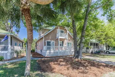 Image de “Playin’ Through” - Pet Friendly, Golf Cart included, Club Cards available - 22 Davis Love