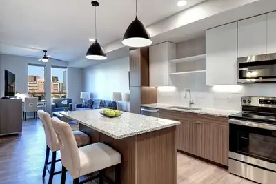 Image de Brand New, Spacious 1bd Downtown Phx | Resort Amenities