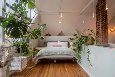 Image de Green Lake Oasis with Loft + Outdoor Fireplace