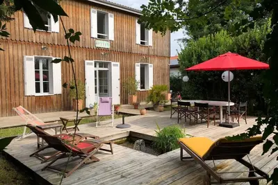 Image de Villa en bois Ă 25m du bassin