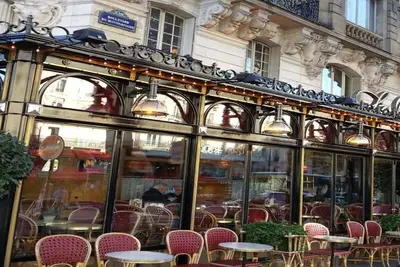 Image de On The Buzzing Cusp Of Saint Germain & Montparnasse