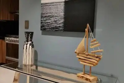 Image de Nautical Apartment's Embrace: Dive into Seaside Now Moments