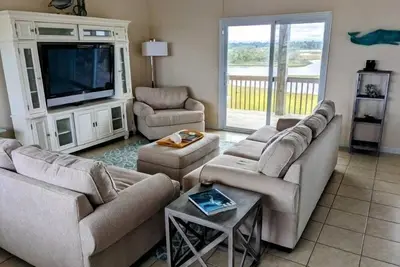Image de Waters Edge @ the heart of Surf City