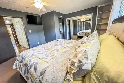 Image de 4 King beds/6Bdrm & 3Ba/Your Ideal Family Getaway