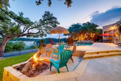 Image de Luxe Lake Travis Vacation Rental w/ Heated Pool