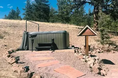 Image de Cozy Mountain Hot Tub Cabin