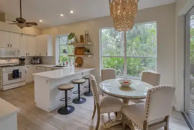 Image de Stylish Home In Prestigious University Park Country Club