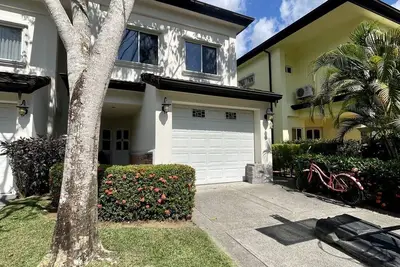 Image de Beautiful house near beach market restaurant