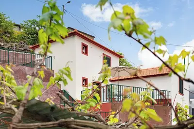 Image de Maison de vacances 'São Vicente' avec vue sur la montagne, terrasse et Wi-Fi