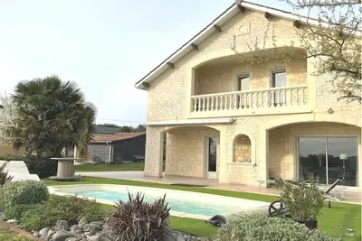 Image de Bienvenue à la Villa Camalope, un gîte familiale à 5 min de Périgueux.