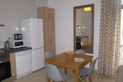 Life Apartments Alameda Colon