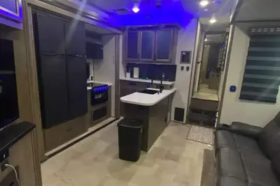 Experience a trailer that brings you close to all forms of entertainment.