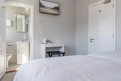 Image de Brownstown Head Room(@BurrowLodge)