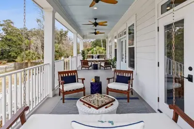 Image de Spacious, Serene Estate | Hot Tub, Near Beach