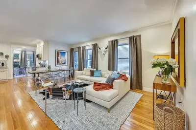 Image de Stylish Boston Renovation | Near T