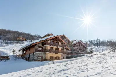 Image de 200m du centre station, 2ème étage, vue pistes de ski, remise en forme, piscine, sauna, hammam