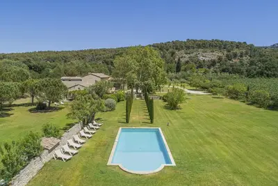 Image de Luxury estate in Provence 14 people in a quiet area